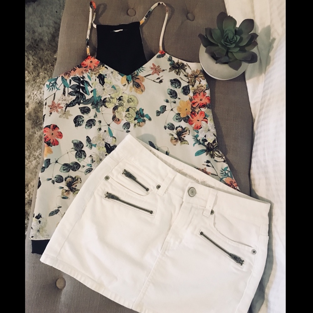 Candies Floral Printed Strappy Blouse - Picture 2 of 8